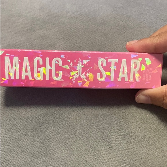 Jeffree Star Liquid Concealer - Picture 1 of 4